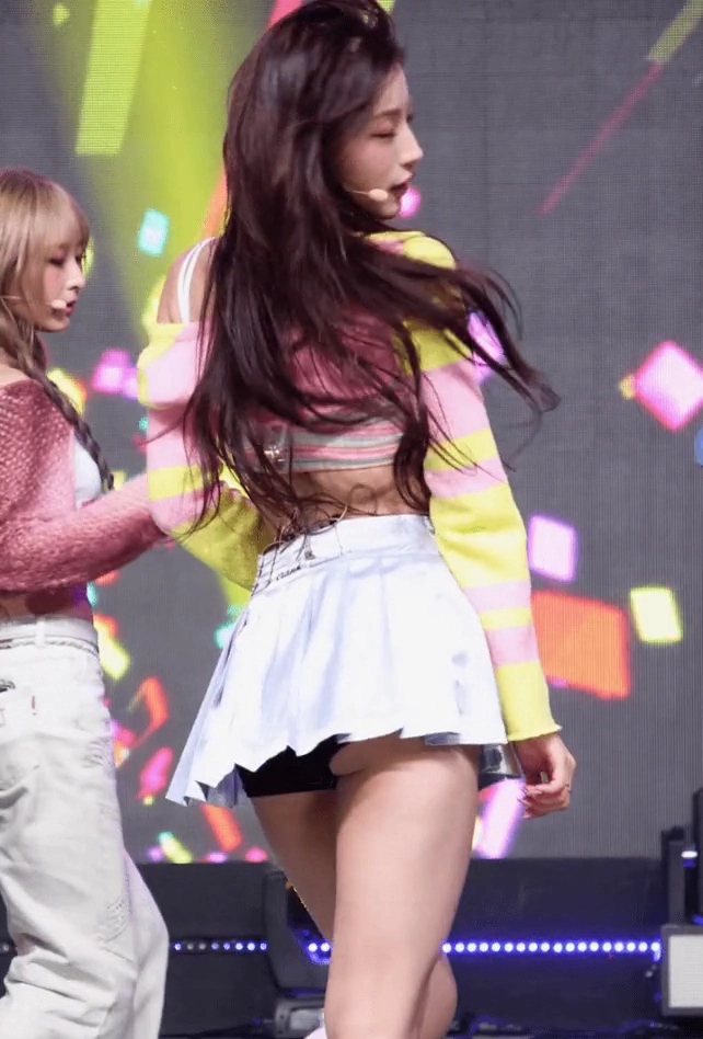 아이칠린 예주 엉밑살 테니스치마 펄럭이며 감질맛나게 노출