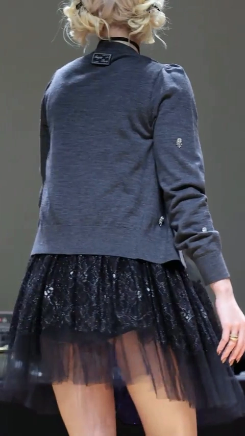 전소미 엉밑살 잡힌 팬사인회 짧은 시스루 치마 뒤태