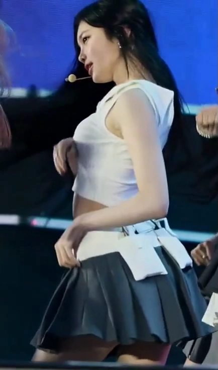 하츠투하츠 이안 가슴 무빙 팔로 툭 쳤는데 덜렁