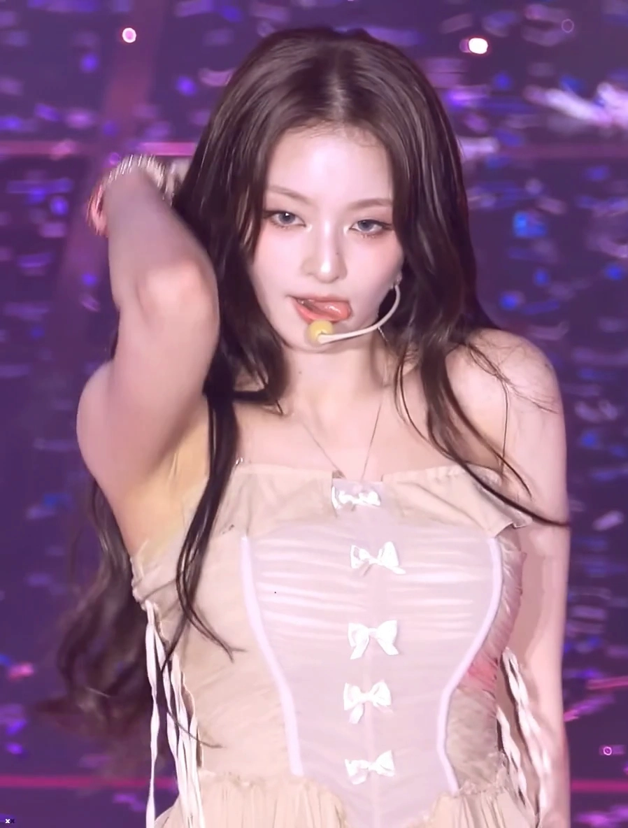 프미나 이나경 혀놀림 레전드로 남은 클립