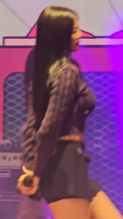 하이키 옐 가슴 바운스 옆에서 보자 더 거대해