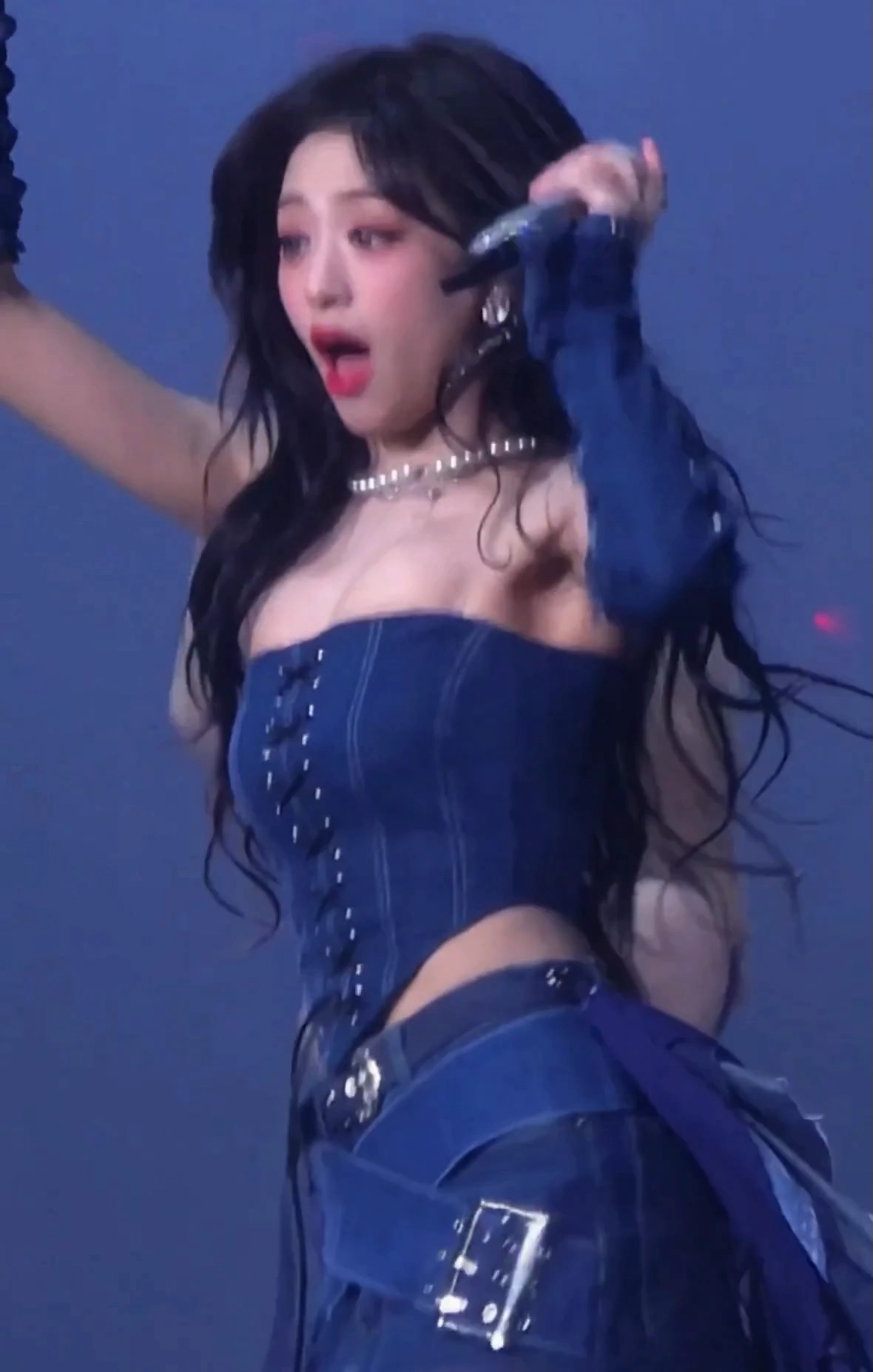 베이비몬스터 아현 윗슴 찰랑이느 청오프솔더