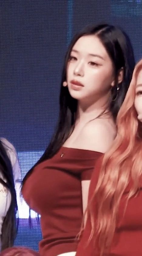 트리플에스 김채연 가슴 여돌 글래머 1황의 위엄