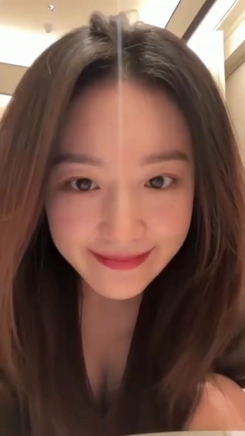 아이들 슈화 가슴골 숙이며 플러팅한 라이브방송