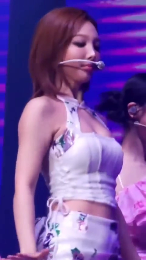 트와이스 나연 윗슴 보기만 해도 말랑거려