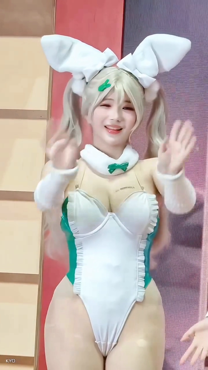 윤설화 미드 넘칠듯한 브라운 더스트2 티르 코스프레