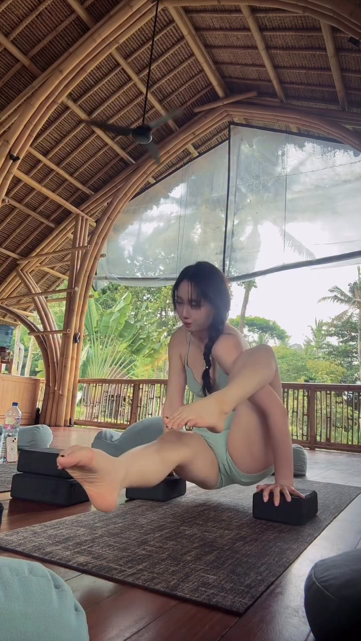 요가정 도끼자국 요가 동작 중 제대로 찍혀