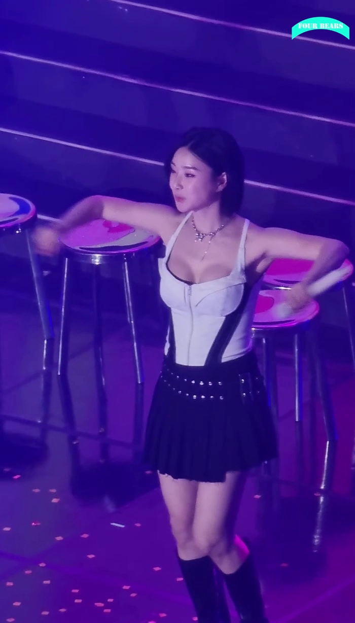 브브걸 유나 윗슴 쓸어 내리는 롤린 안무