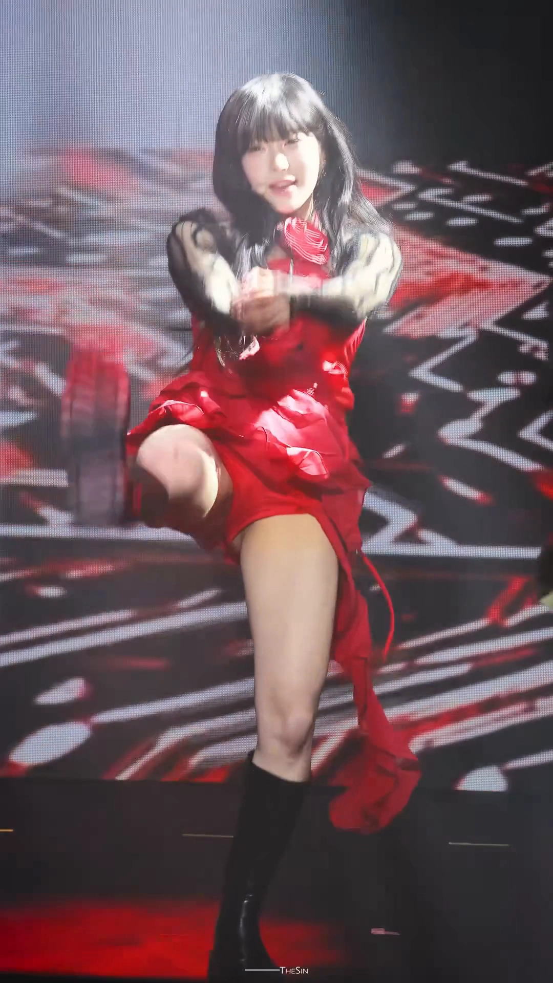 클라씨 형서 팬티 같은 속바지 입고 쩍벌 하이킥