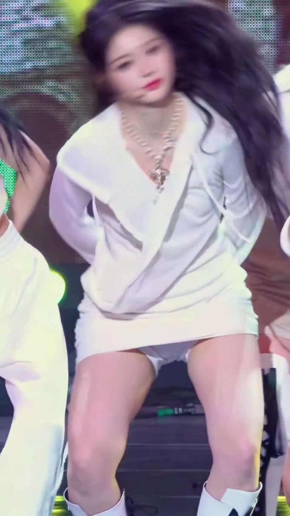 엔믹스 설윤 도끼자국 타이트한 속바지