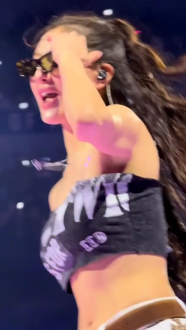 트와이스 지효 언더붑 노출 리더의 품격