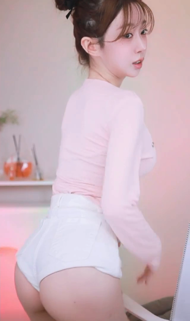 서하빈 엉밑살 대놓고 보여준 앙카 리액션