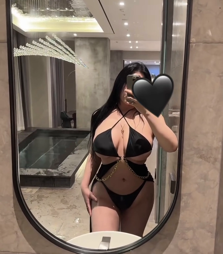 전지은 언더붑 노출 육덕 비키니 몸매