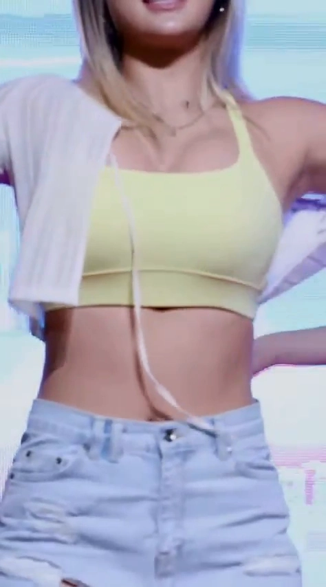 하이키 옐 가슴 출렁임 묵직한 스포츠탑