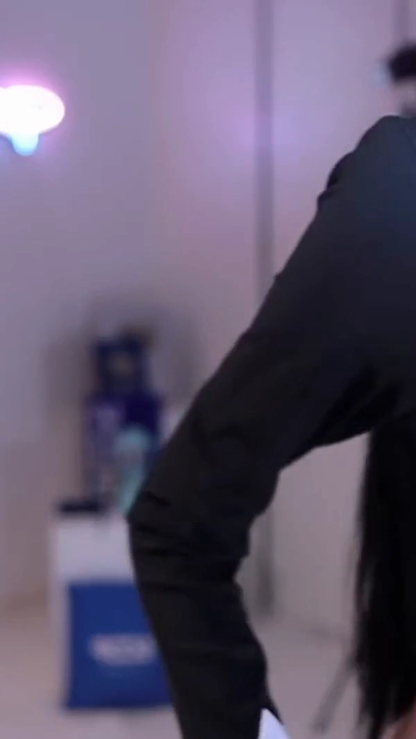 한갱 엉덩이 라인 강조 T백 바디수트