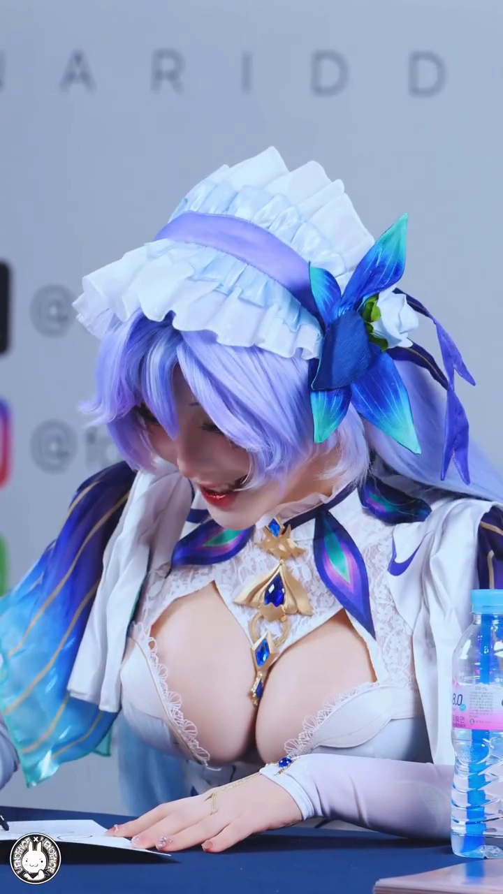 야살 알가슴 싸인 해주며 드러낸 묵직함