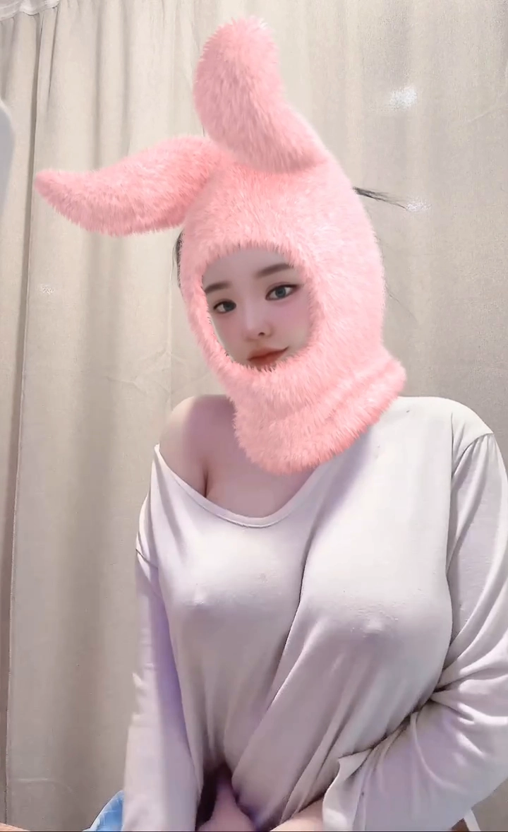 손밍 노브라 꼭지 출렁이는 흰티