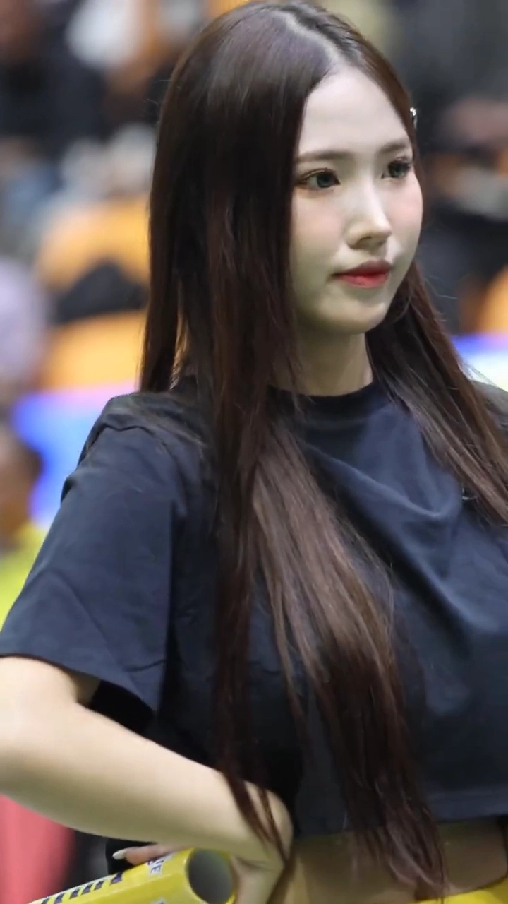 치어리더 이소민 가슴 요동치는 응원 현장