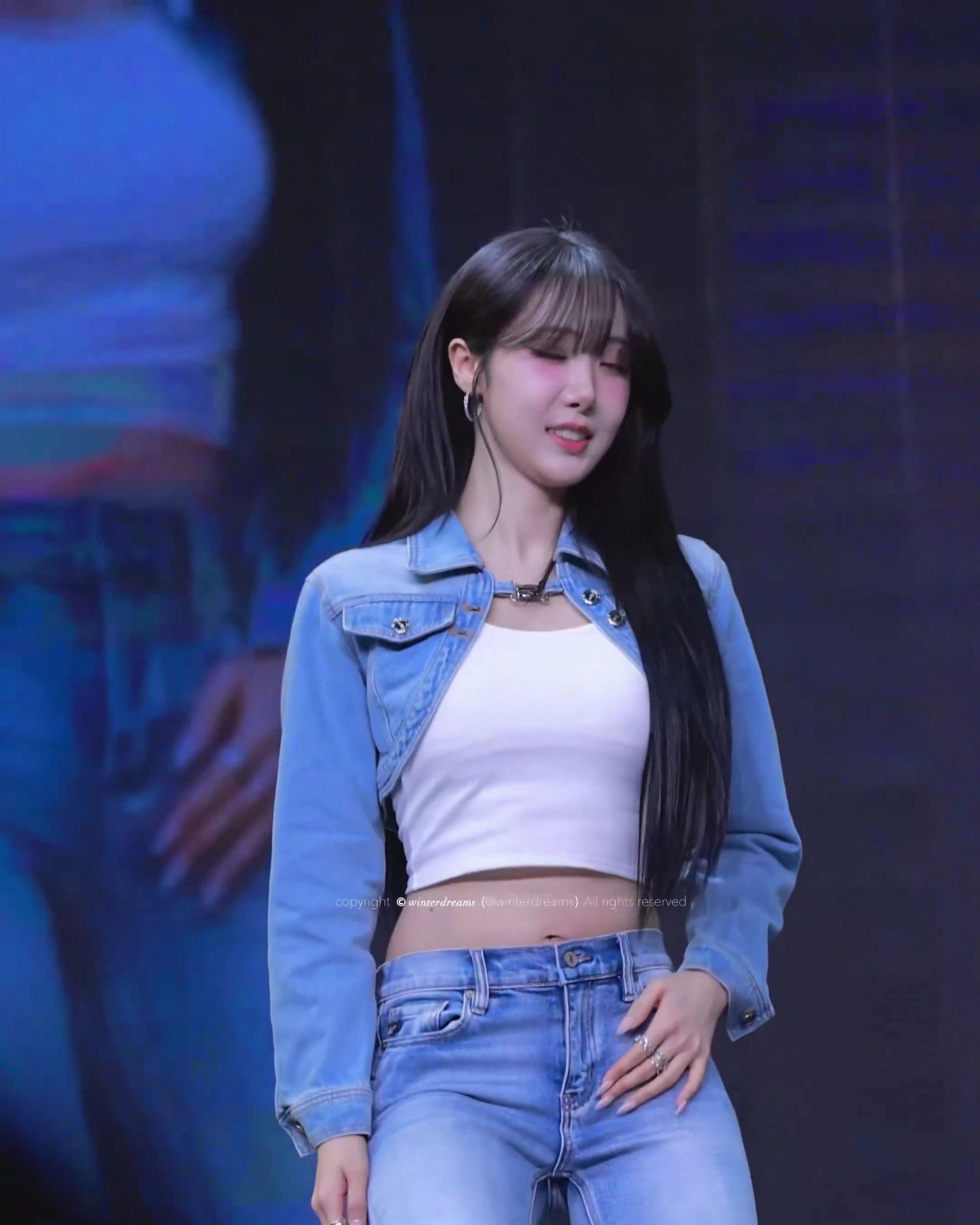 비비지 신비 가슴 봉긋한 청청 패션