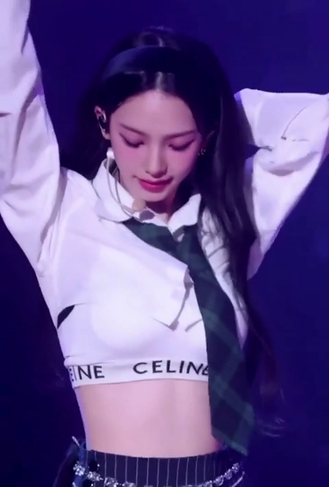 에스파 카리나 꼭지 패드 도드라진 스포츠 브라