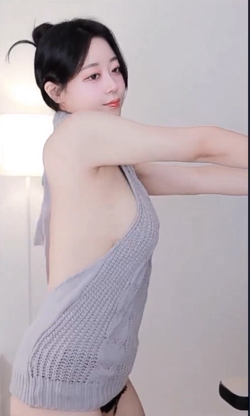 예지 사이드붑 인상적인 동정을 죽이는 스웨터