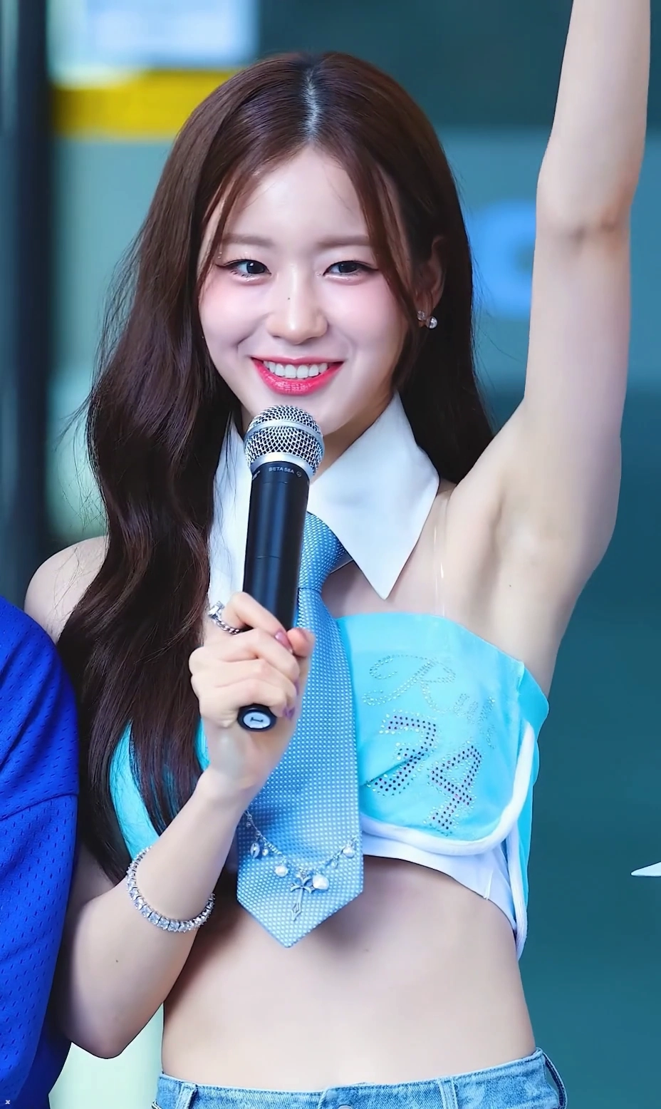 우아 우연 야드랑이 팔들어 보여주는 깔끔함 어필