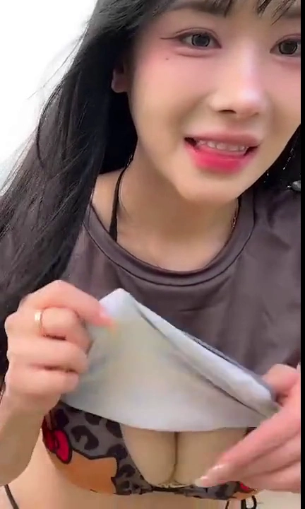BJ 백만송 가슴골 키티 끈비키니 속에 손넣고 흔들기