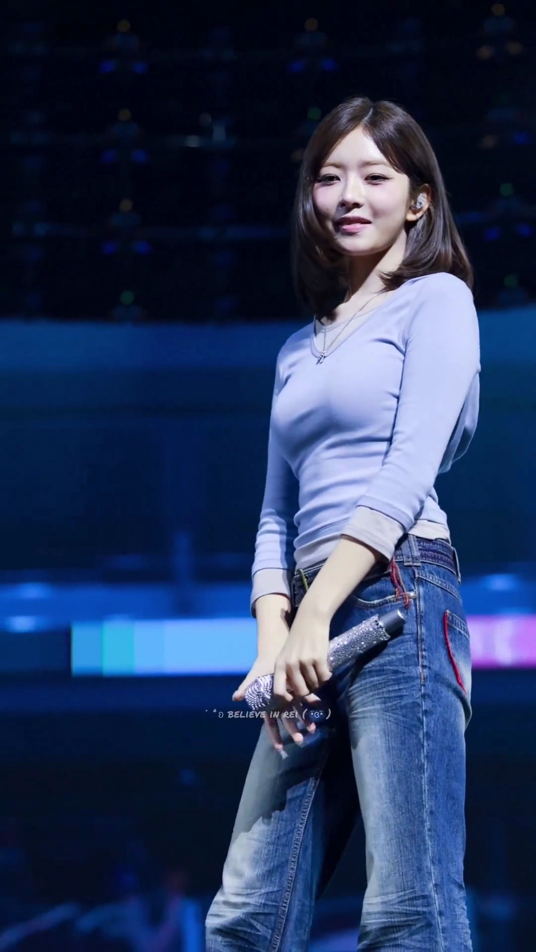 아이브 레이 가슴 브라컵 비치는 봉긋한 회색티 볼감