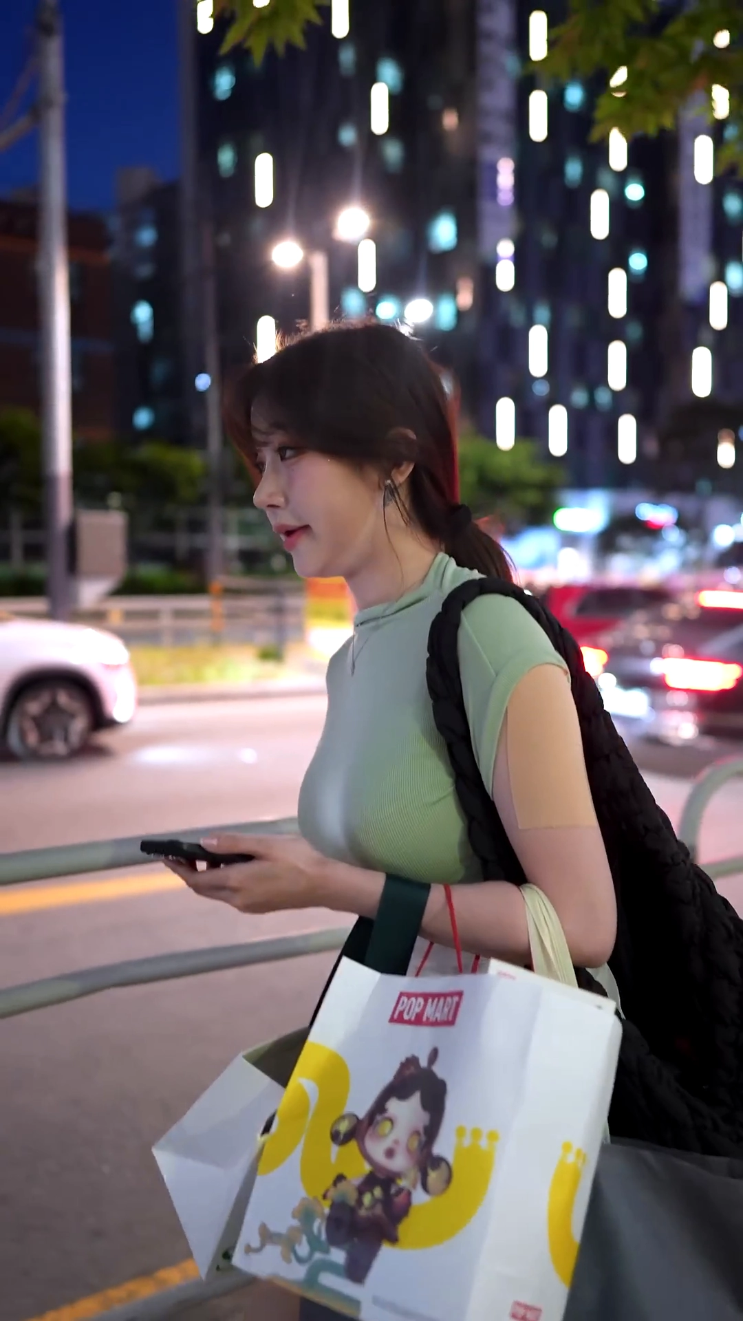 치어리더 이주은 가슴 몰려오는 사람들 보고 당황