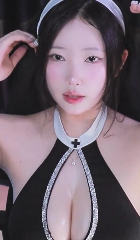 BJ 원이지라 미드에 구멍난 타락 수녀님 오일 바른 가슴골