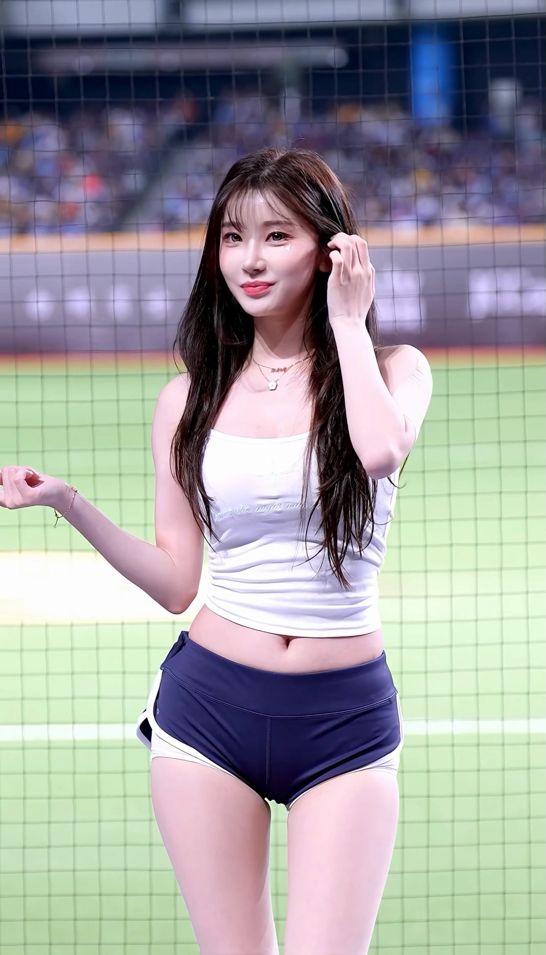 치어리더 이주은 팬티급 돌핀팬츠 흰 끈나시 몸매